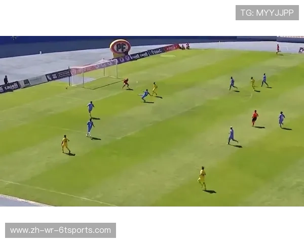 跨越边线的报道:足球记者打破赛场内外信息壁垒